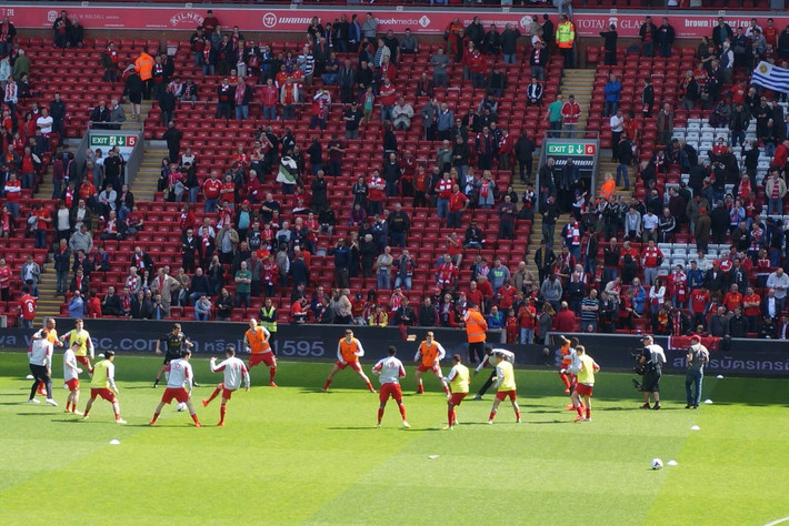 美记：快船休赛期引援失败，坐拥“顶配”阵容却不得不用新人（美媒：快船休赛期补强失利，豪华阵容仍被迫启用新人）