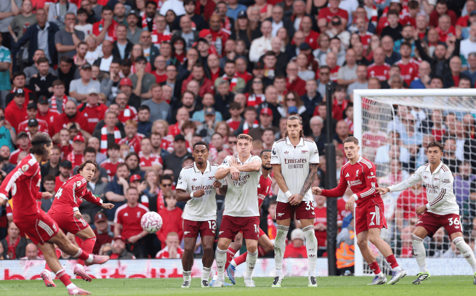 莫斯克拉：人们梦想赢得欧冠是正常的，但现在是11月赛季还长（莫斯克拉：渴望欧冠夺冠可以理解，但眼下才11月，赛季仍很漫长）