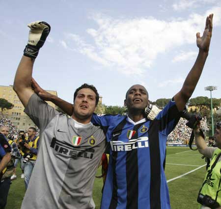 德天空：拜仁目前对格里马尔多没兴趣，夏窗不太可能引进他（德国天空体育：拜仁现阶段无意格里马尔多，今夏引进可能性渺茫）