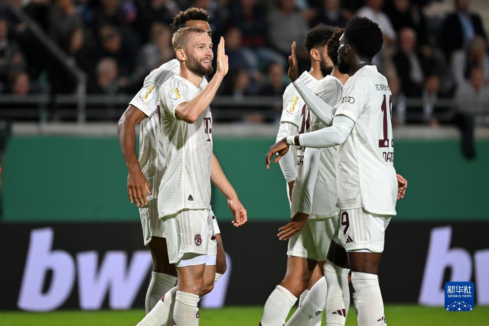 基恩谈阿诺德被嘘：红军球迷极力嘘一个本地孩子，还觉得很有风度（基恩评阿诺德遭嘘：利物浦球迷狂嘘自家本土小将，却自以为有风度）