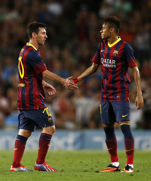 德罗西取热那亚生涯首胜，率队时隔239天再次意甲主场赢球（德罗西迎执教热那亚首胜，球队相隔239天再夺意甲主场三分）