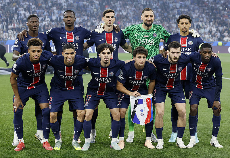 解说员：当年内维尔和我一起解说，托雷斯进球时他发出了怪声（解说员回忆：与内维尔同台时，托雷斯破门他突然发出怪叫）