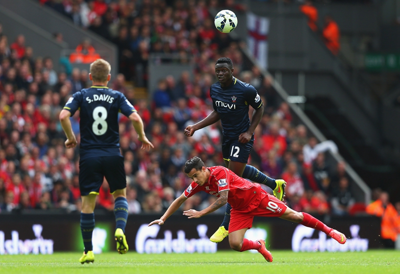 青岛记者：邵佳一大哥式的执教风格很适合当下中国足球的环境（青岛记者：邵佳一兄长式执教风格更契合当下中国足球生态）