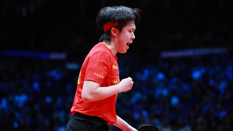 周末战巴萨！国王杯赛后一瘸一拐，安东尼：放心，有时间恢复（国王杯后跛行，安东尼称无大碍：周末战巴萨有时间恢复）